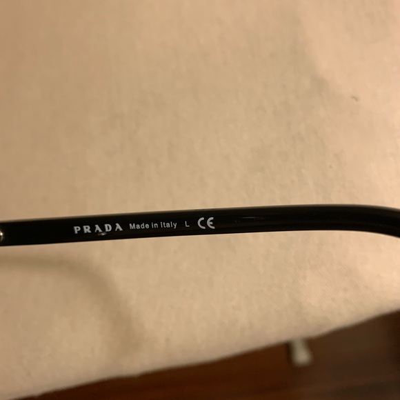 Authentic prada sungless 💖 - Picture 5 of 10